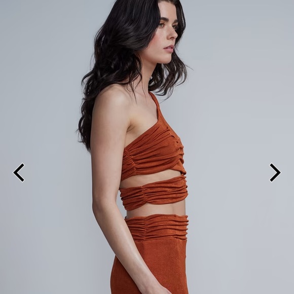 Asymmetrical One Sleeve Top - Picture 2 of 3